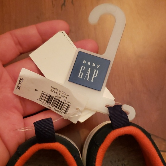 Baby GAP Boys Sneakers - Picture 2 of 4
